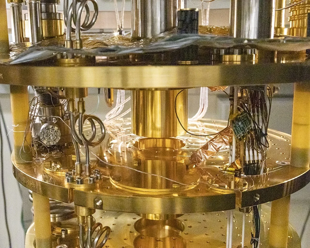 Quantum laboratory system